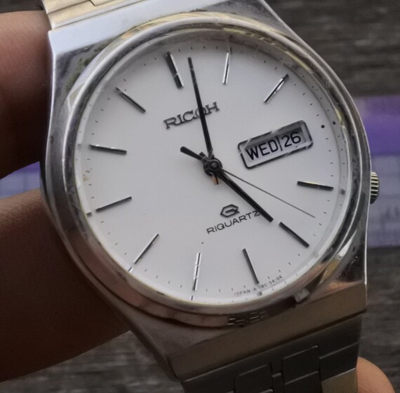Vintage Ricoh Riquartz KANJI DATE White Dial Men Quartz Watch