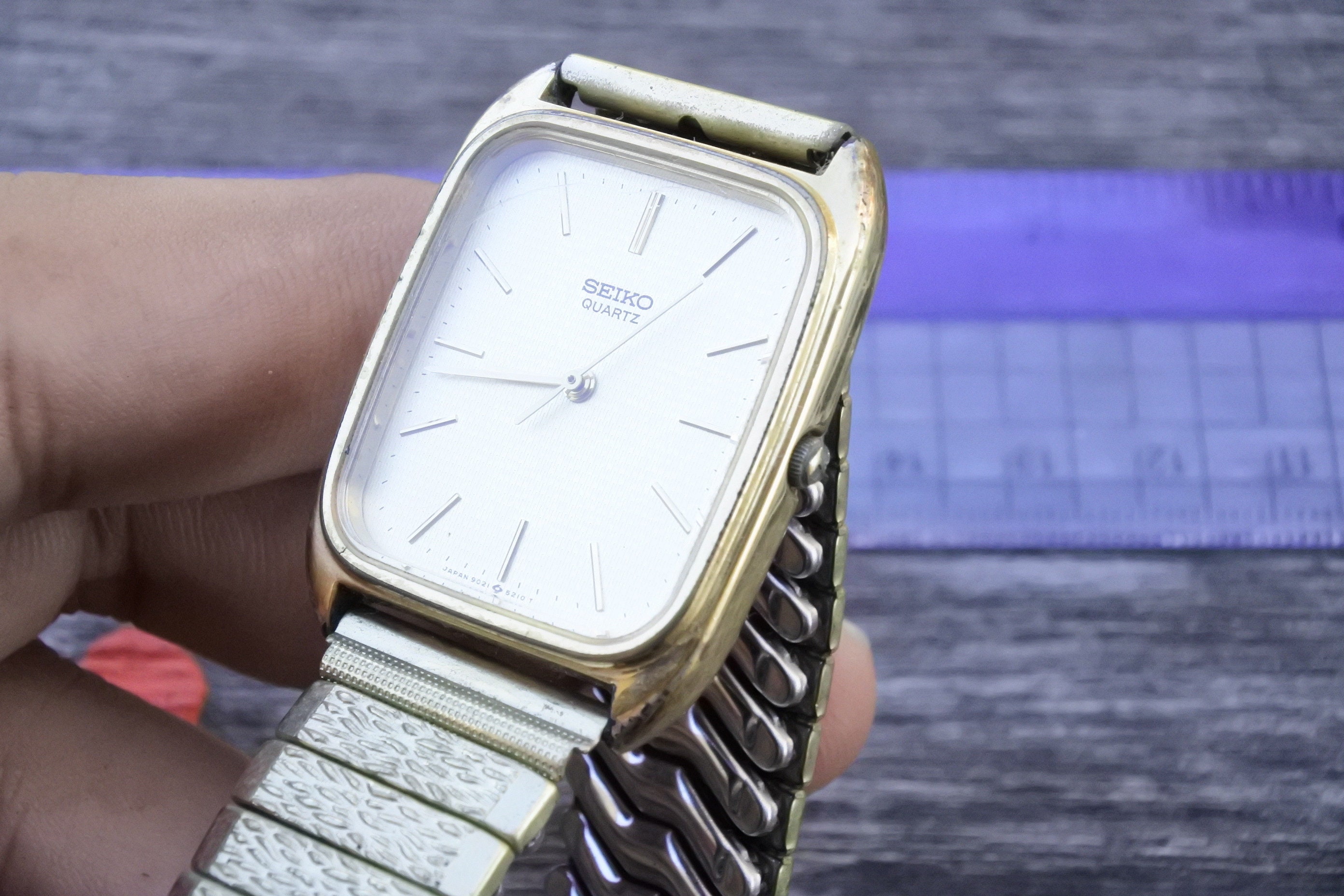 Vintage Seiko Gold Plated Year 1986 9021 517F Yellow Dial Men 