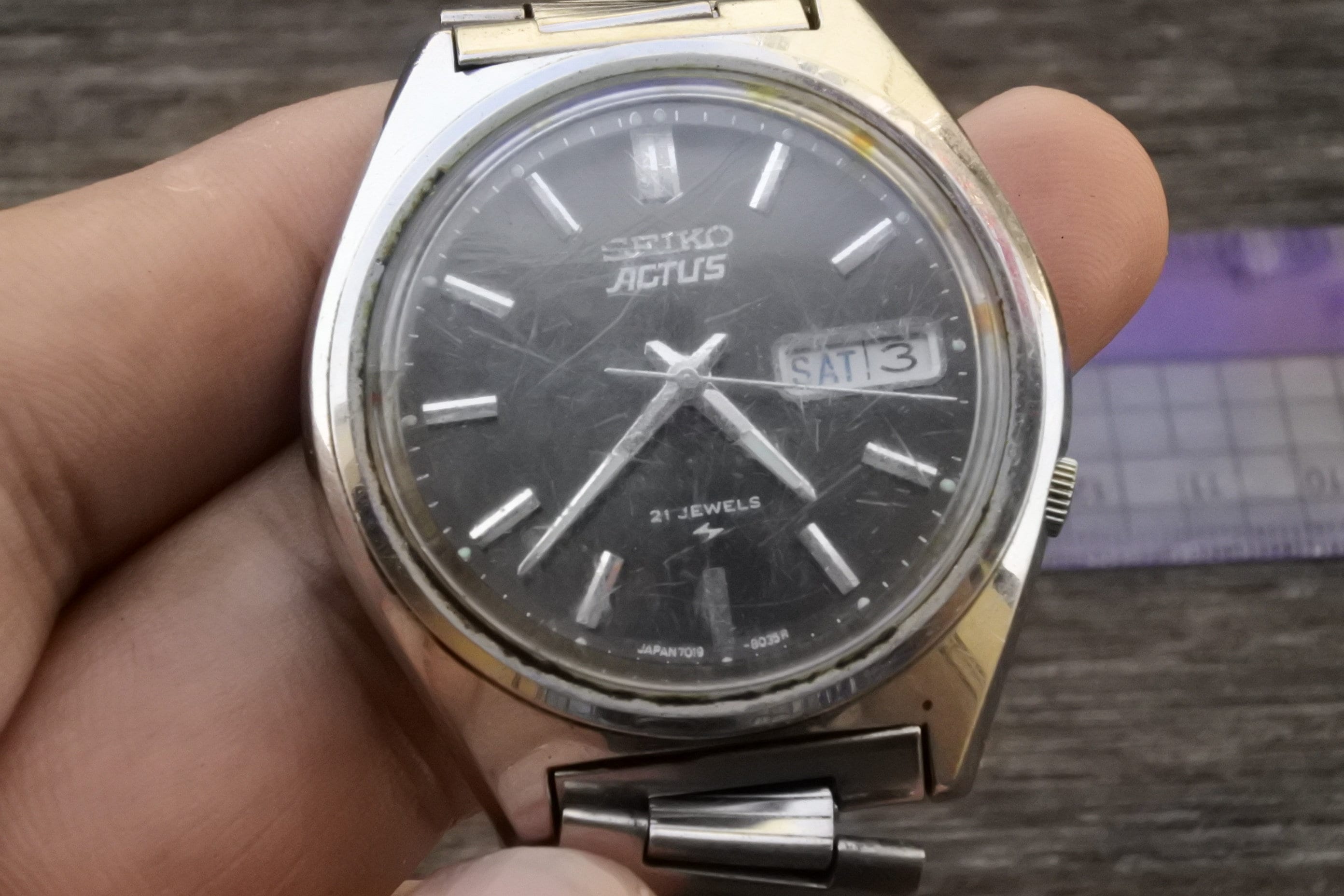 Vintage Seiko Actus 7019 8010 Black Dial Men Automatic Japan Round 