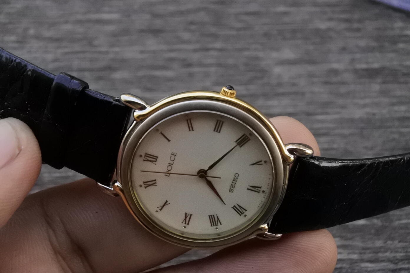 Vintage Seiko Dolce 8N41 6110 Roman Numeral Dial Men Quartz
