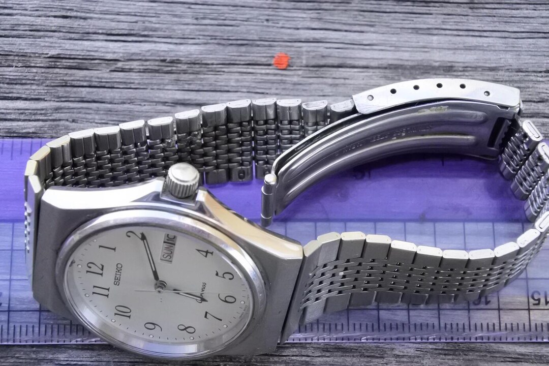 Vintage Seiko Chronos 5H23 7D20 White Dial Men Quartz Watch Japan