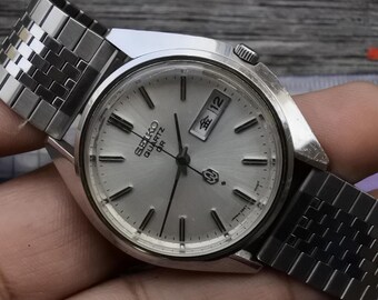 Vintage Seiko QR 3863 7001 White Dial Men Quartz Watch Japan Round