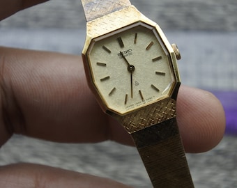 Vintage Seiko 7431 6090 Yellow Dial Unisex Quartz Watch Japan
