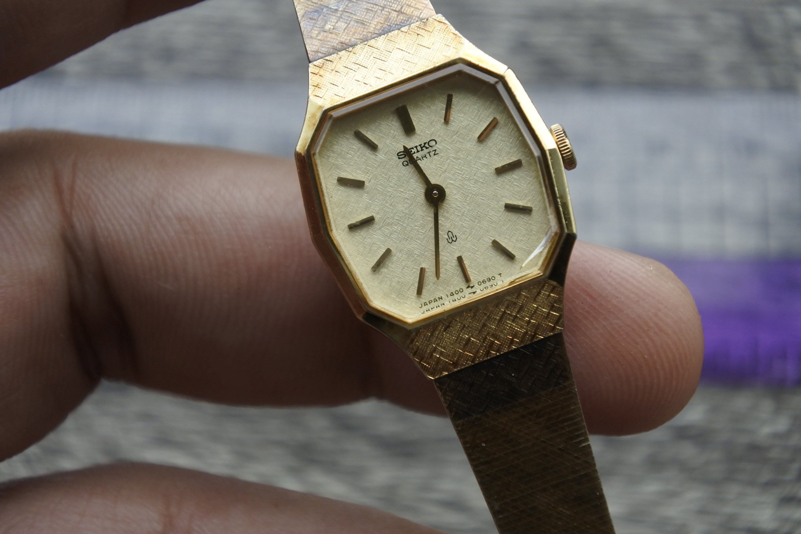 Vintage Seiko Gold Plated 1400 5420 Textured Dial Lady Quartz