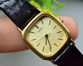Vintage Seiko Exceline 1F21 0AJ0 Textured Dial Lady Quartz Watch