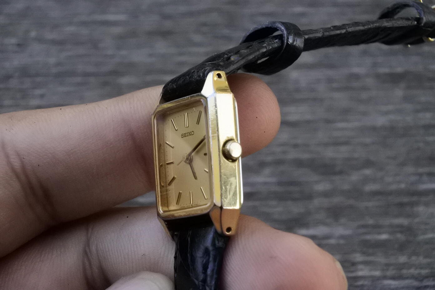 Vintage Seiko 4N21 5090 Yellow Dial Men Quartz Watch Japan
