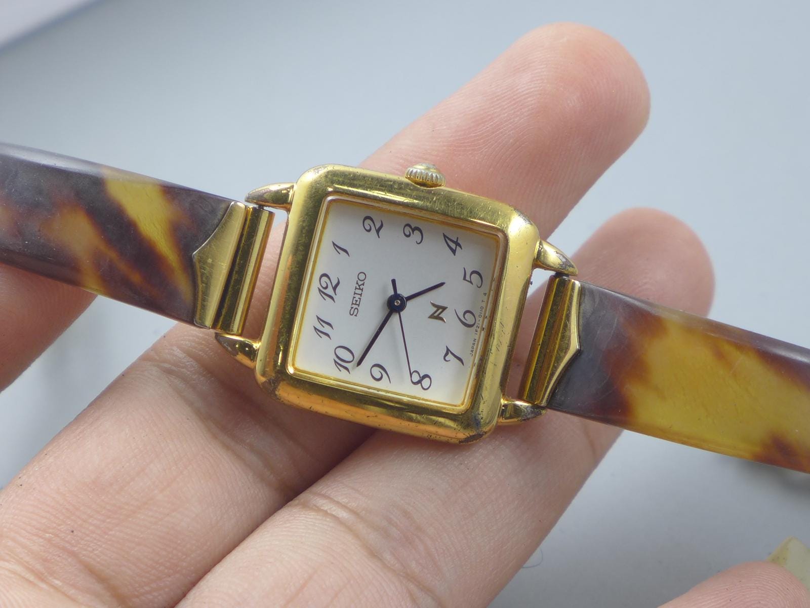 Vintage Seiko 1F21 5020 White Dial Lady Quartz Watch Japan JDM