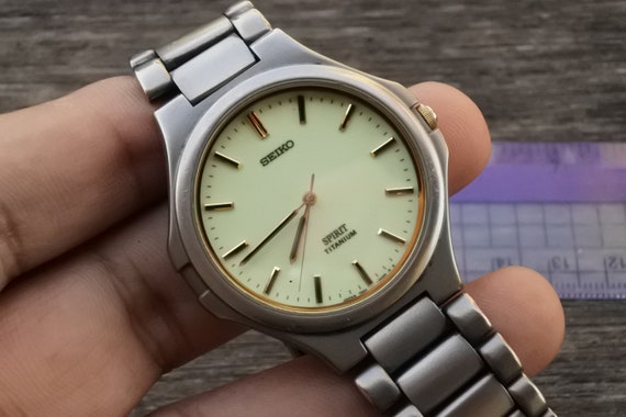 Vintage Seiko Spirit Titanium 7N01 7100 Luminous Dial Men Quartz Watch Swiss Made Round Shape 37mm Etsy Canada