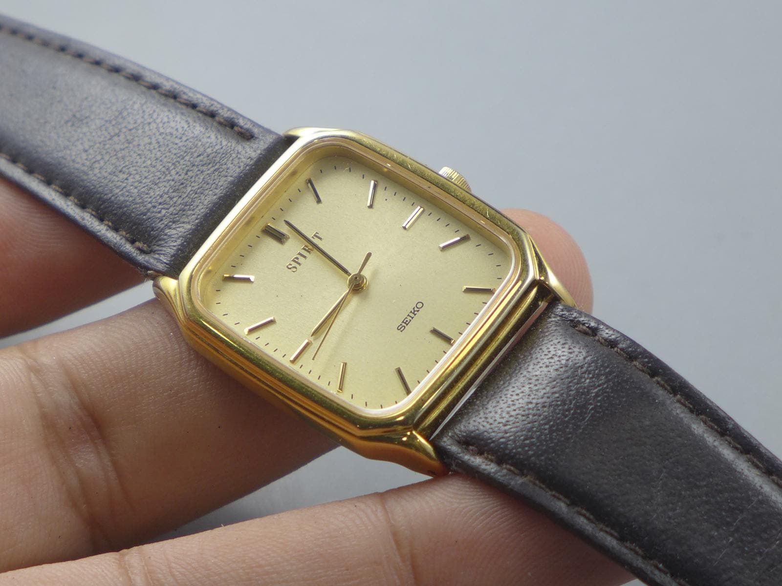 Vintage Seiko Spirit 5E31 5B50 Golden Dial Men Quartz Watch Japan