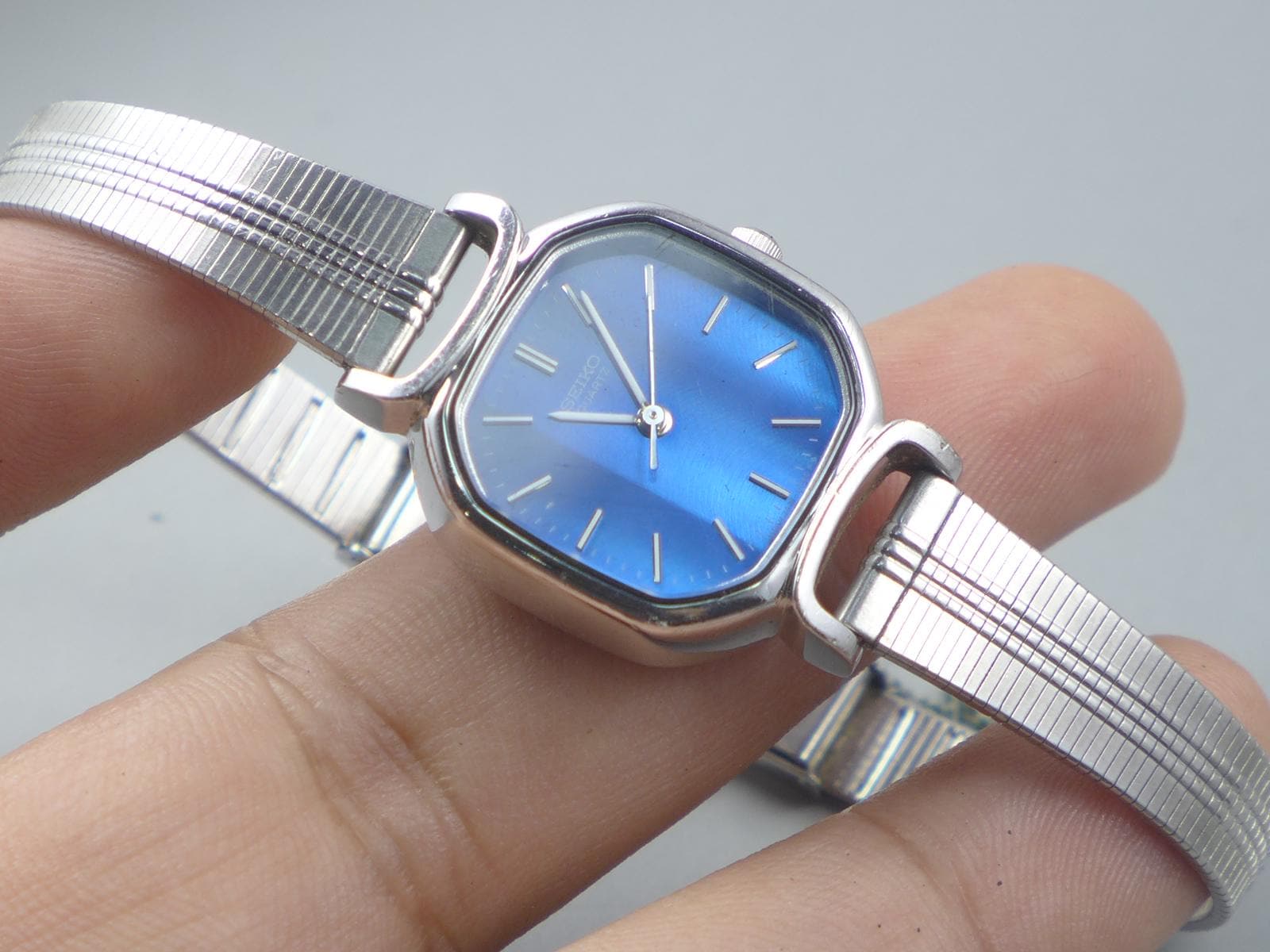 Vintage Seiko Gold Plate 3421 5240 Blue Dial Lady Quartz Watch