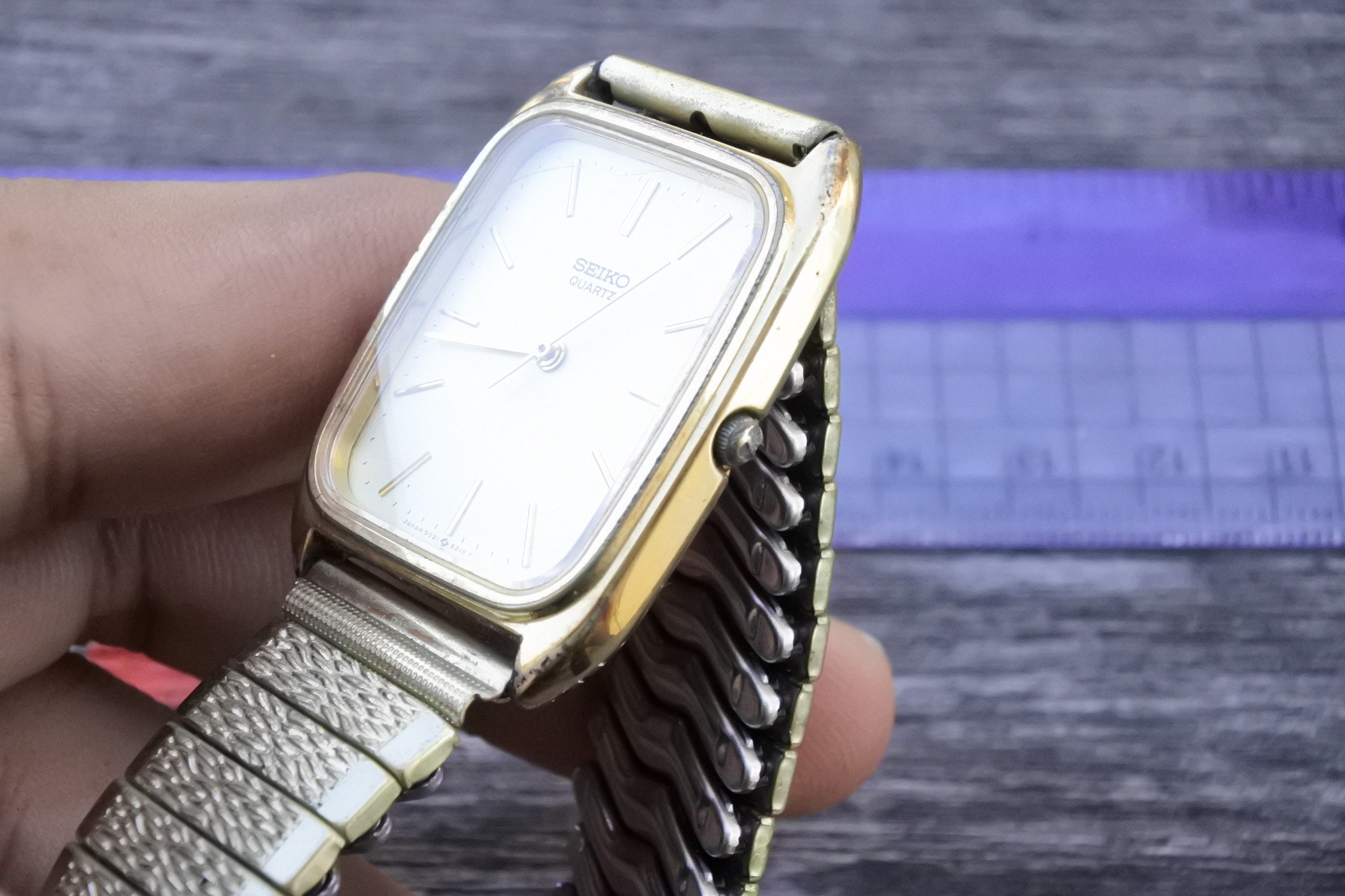 Vintage Seiko Gold Plated Year 1986 9021 517F Yellow Dial
