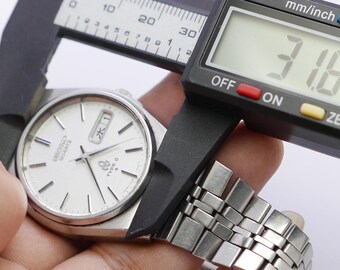 Vintage Seiko Type II 7546 7050 Silver Dial Men Quartz Watch Japan