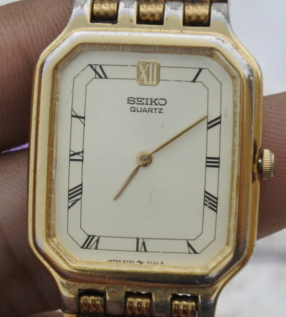 Vintage Seiko 5Y30 5D60 Roman Numeric Dial Unisex Quartz Vintage Seiko 5Y30 5D60 Roman Numeric Dial Unisex Quartz