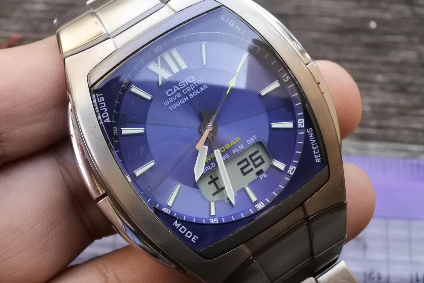 Vintage Casio 3311 WVA 440tj LCD Digital Men Radio Control Watch