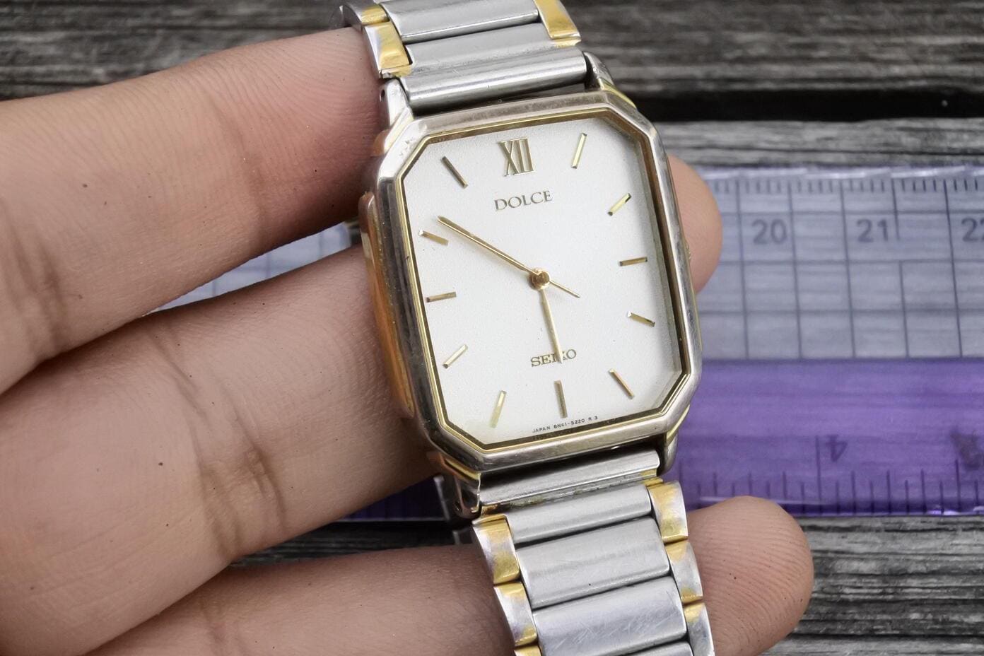 Vintage Seiko Dolce 8N41 5170 White Dial Men Quartz Watch