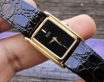 Vintage Seiko Gold Plated 16 5420 Black Dial Lady Quartz