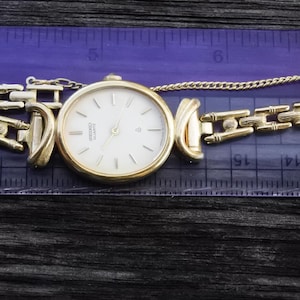 Vintage Seiko Gold Plated 1400 5450 White Dial Lady Quartz Watch Japan Oval Shape 21mm