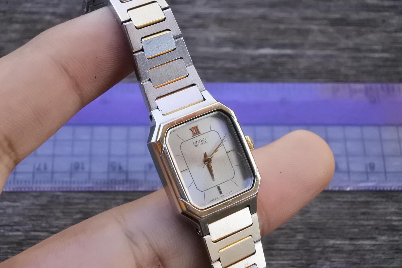 Vintage Seiko 1221 5060 Silver Dial Lady Quartz Watch Japan JDM