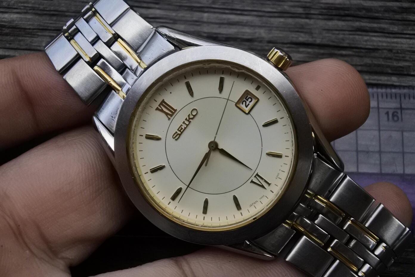Vintage Seiko 7N42 9100 Roman Numeral Dial Men Quartz Watch Japan