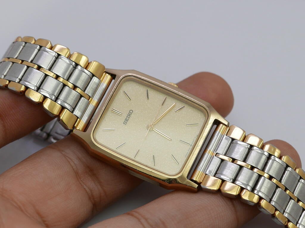 【極美品】SEIKO セイコー 5E31-5A50 スクエア タンク 1990s Seiko tank Quartz 5E31-5A50 Vintage Mens Watch Authentic/ case no