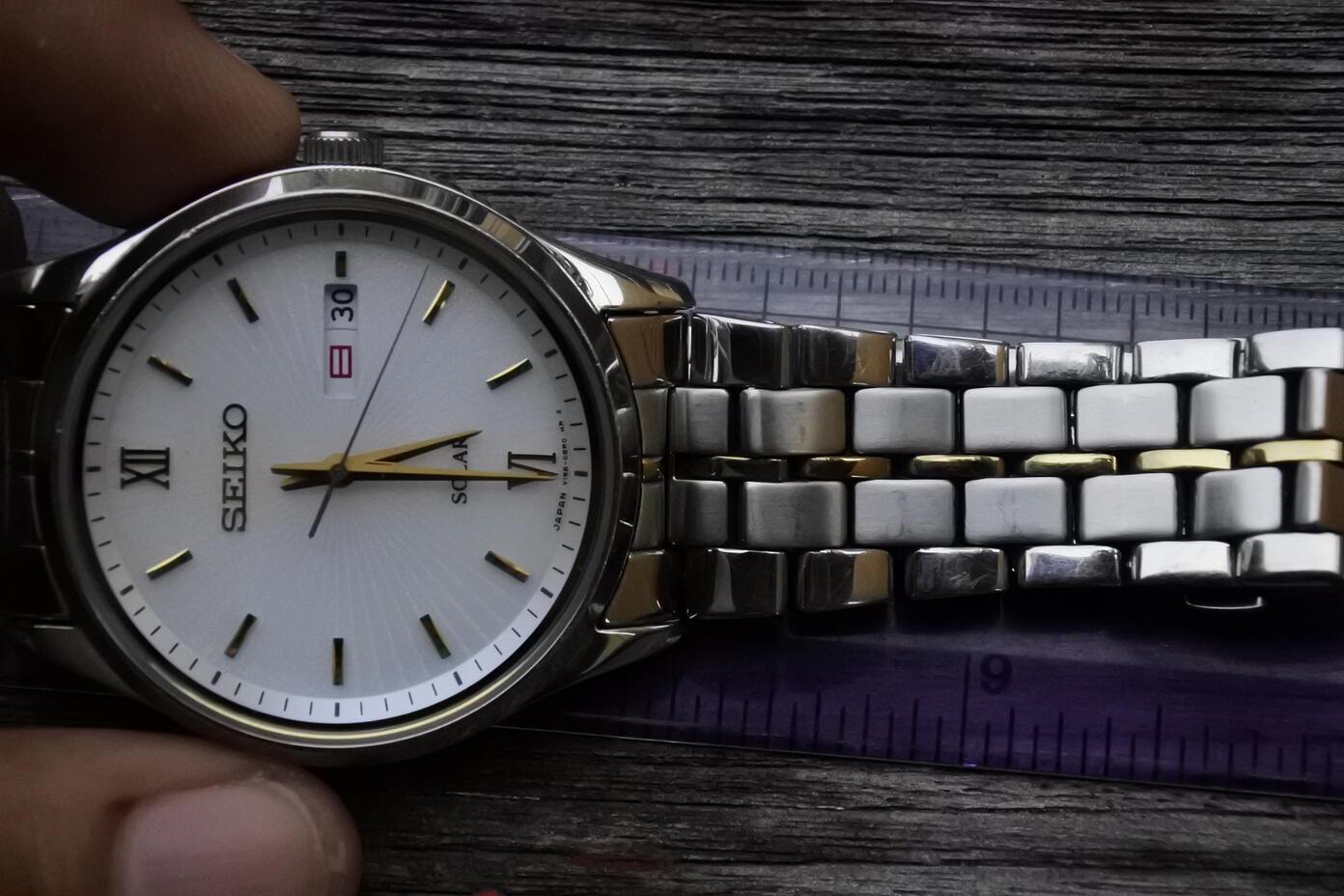 Vintage Seiko Solar V158 0AW0 Roman Numeral Dial Men Quartz