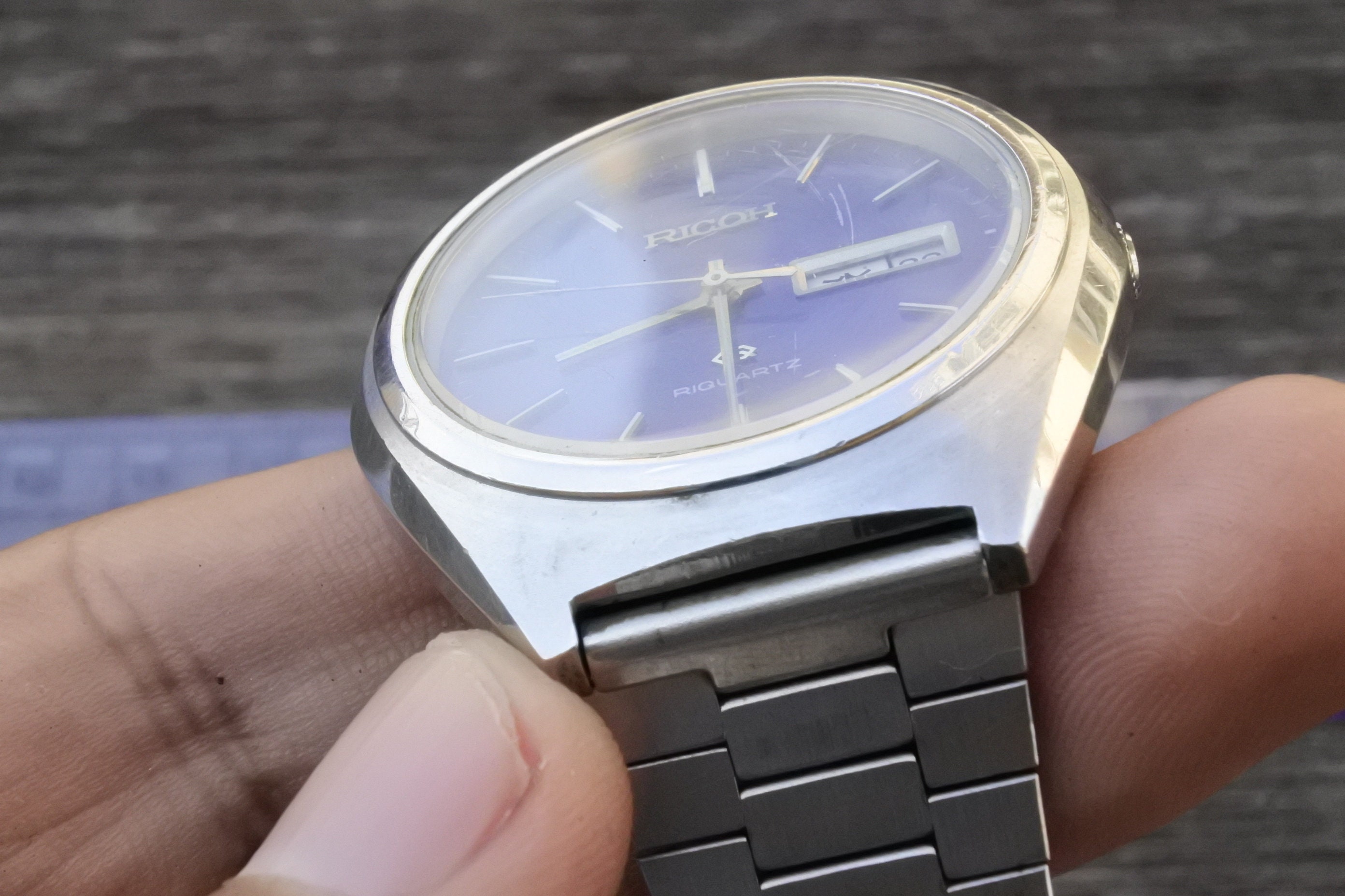 Vintage Ricoh Riquartz KANJI DATE Blue Dial Men Quartz Watch Japan