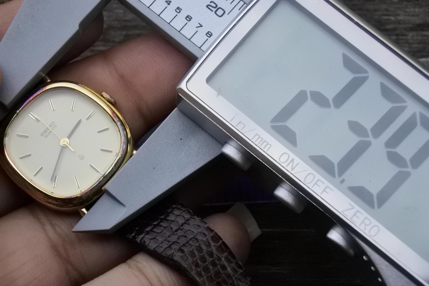 Vintage Seiko Gold Plate 2621 5150 Yellow Dial Lady Quartz Watch