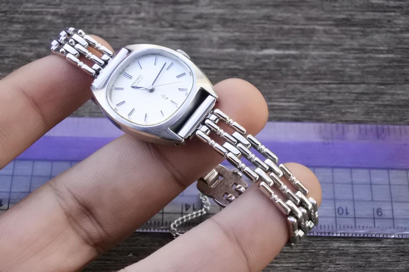 Vintage Seiko 2621 5080 White Dial Lady Quartz Watch Japan JDM 