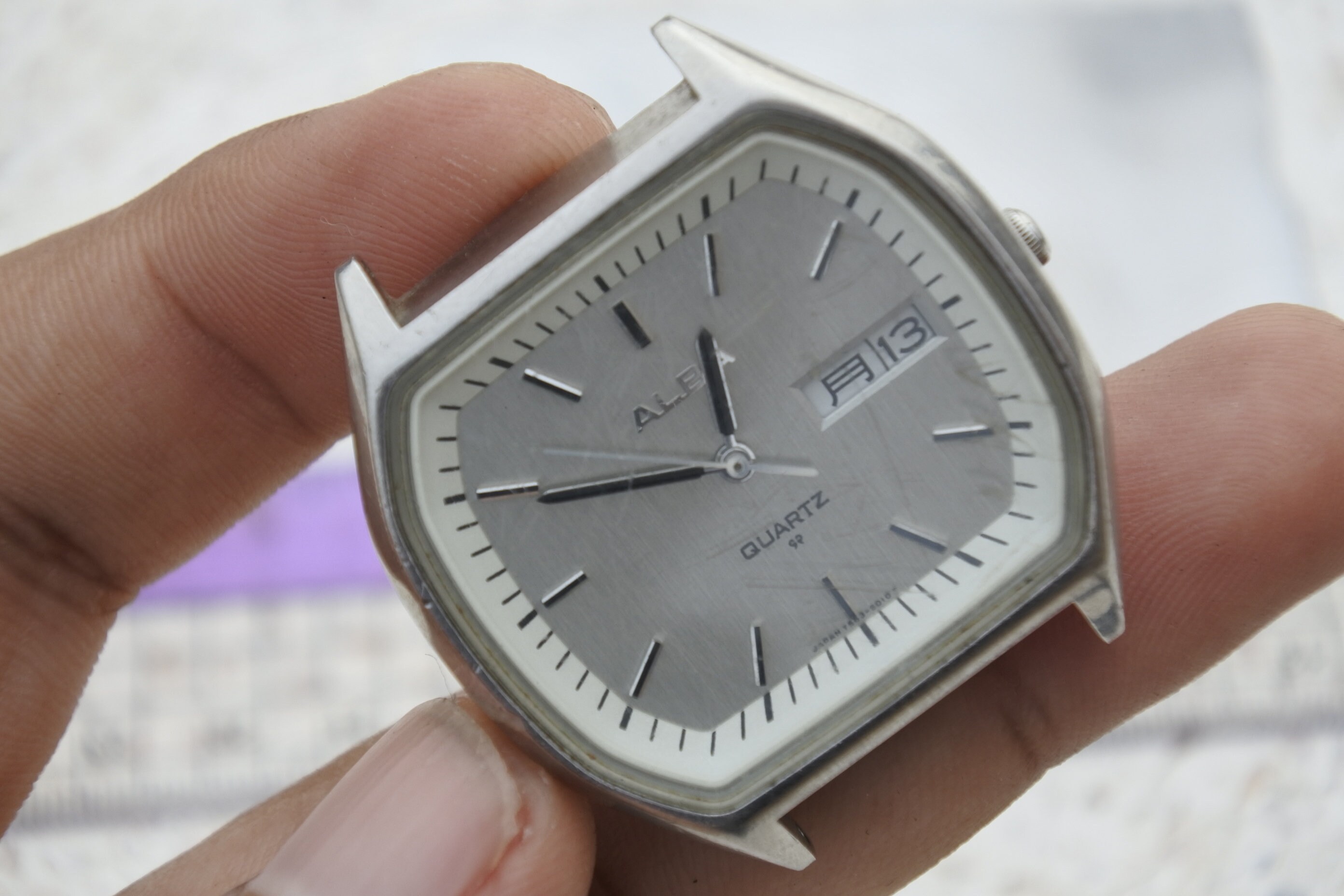 Vintage Alba Y563 5010 Kanji Date Men Quartz Wristwatch Japan