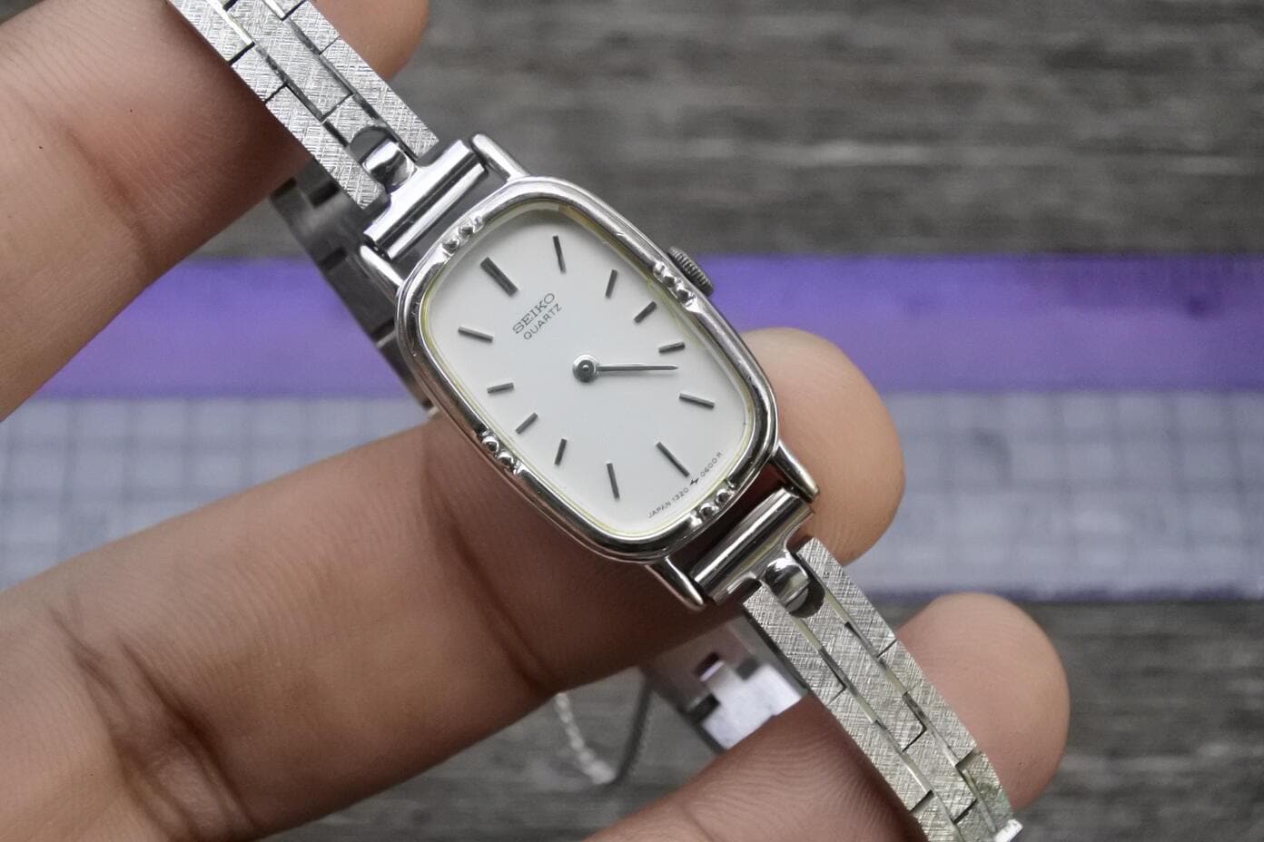 Vintage Seiko Gold Plated 1320 5500 White Dial Lady Quartz Watch