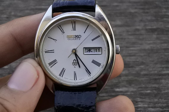 Vintage Seiko 4803 8000 Roman Numeral Dial Men Quartz Watch Japan