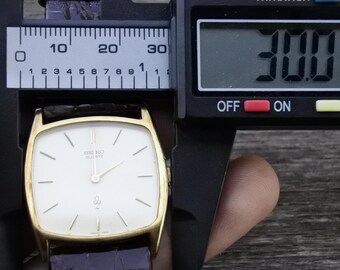 Austin Reed Vintage 1990s Gold Plated Watch Ladies Watch  display picture 2
