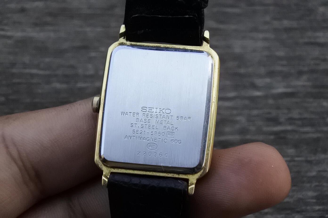 Seiko Spirit 5E21-5B50 Gold Bark 1996 – WatchEra
