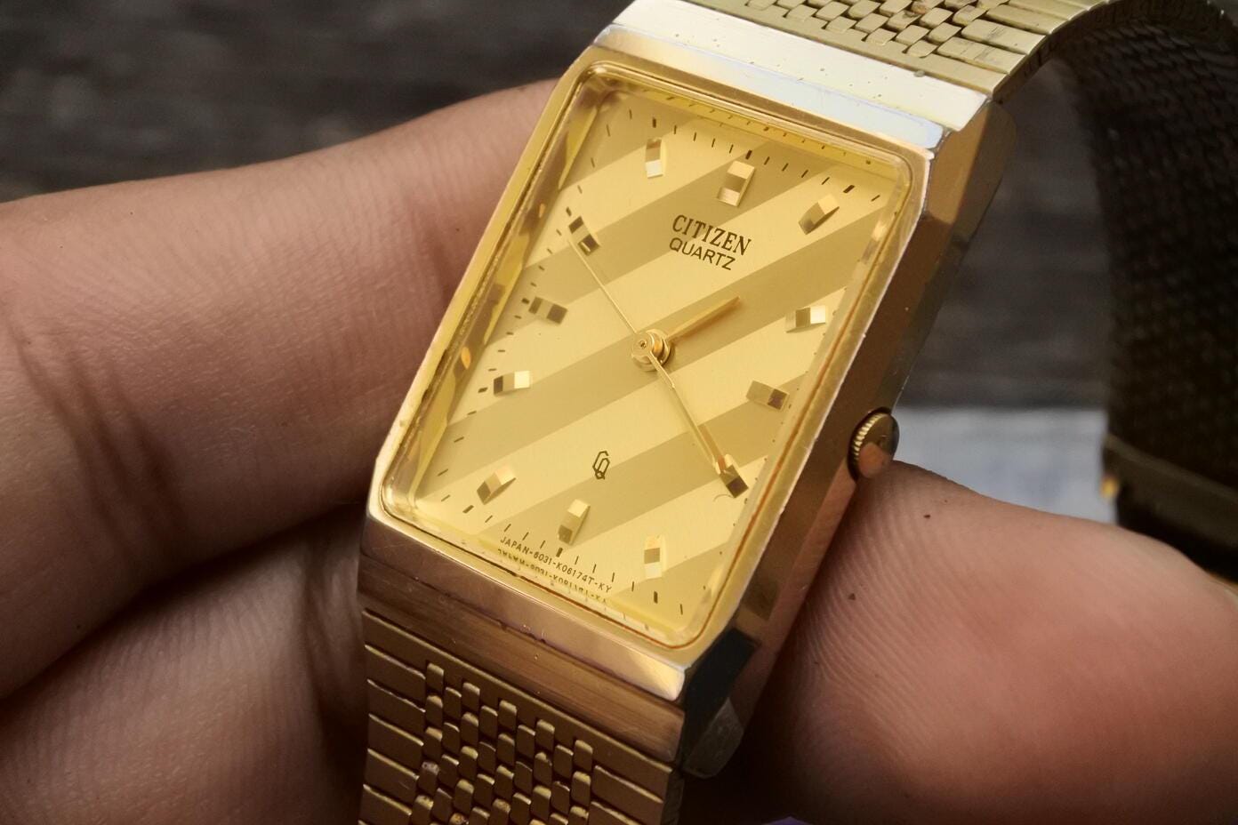 Vintage Citizen 6031 Pattern Dial UNISEX Quartz Watch Japan JDM