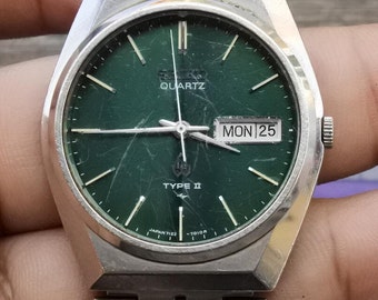 Vintage Seiko Type II 7123 7010 Green Dial Men Quartz Watch Japan