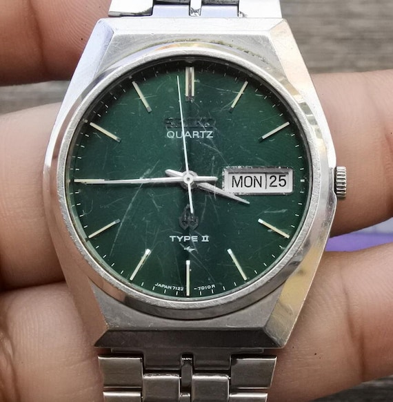 Vintage Seiko Type II 7123 7010 Green Dial Men Quartz Watch Japan