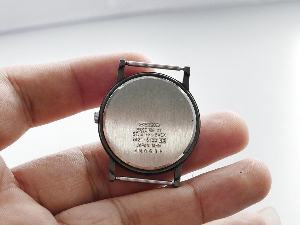 【希少】SEIKOシャリオ 7431-6100 80年代ヴィンテージ クォーツ Vintage Seiko Titanium Case 7431 6100 White Dial Lady Quartz Watch