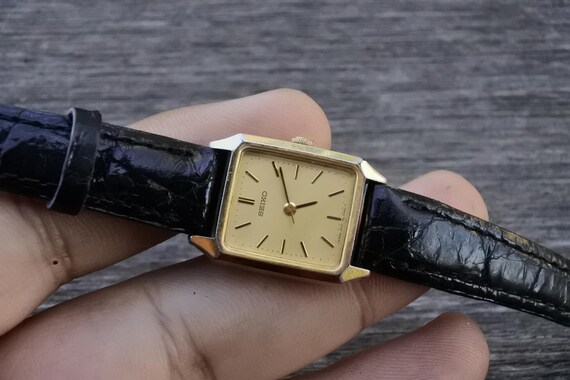 Vintage Seiko 4N21 5090 Yellow Dial Men Quartz Watch Japan