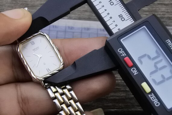 Vintage Seiko Gold Plated 2320 5440 Gray Dial Lady Quartz Watch