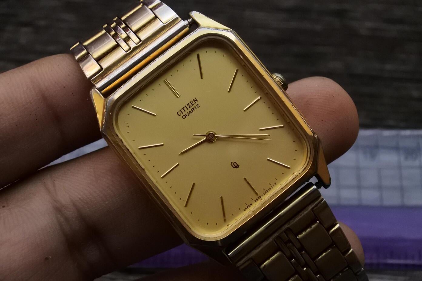 Vintage Citizen 2830 Yellow Dial Men Quartz Watch Japan JDM