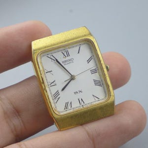 Reloj de cuarzo vintage Seiko 5Y95 5000 para hombre, esfera con números romanos, Japón JDM, forma rectangular, 27 mm