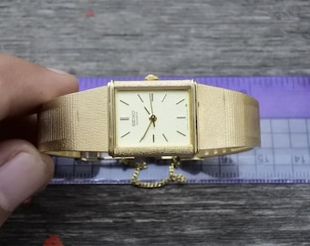 Vintage Seiko Gold Plated 2321 5060 Textured Dial Lady Quartz Watch Japan Square Tank Shape 18mm