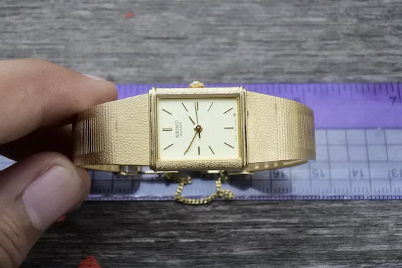 Vintage Seiko Gold Plated 2321 5060 Textured Dial Lady Quartz