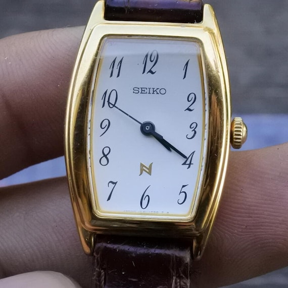 【稼働】SEIKO セイコー クオーツ 1F21-5C10 ノイエ アイボリー T783 美品 SEIKO セイコー 1F21-5C10 ノイエ レディース腕時計