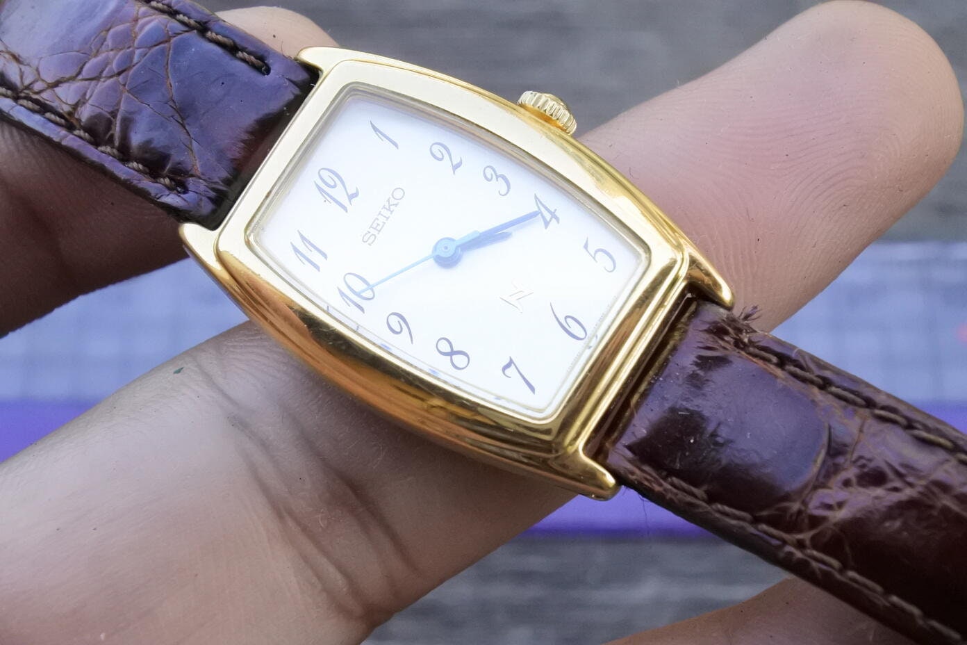 【稼働】SEIKO セイコー クオーツ 1F21-5C10 ノイエ アイボリー T783 美品 SEIKO セイコー 1F21-5C10 ノイエ レディース腕時計