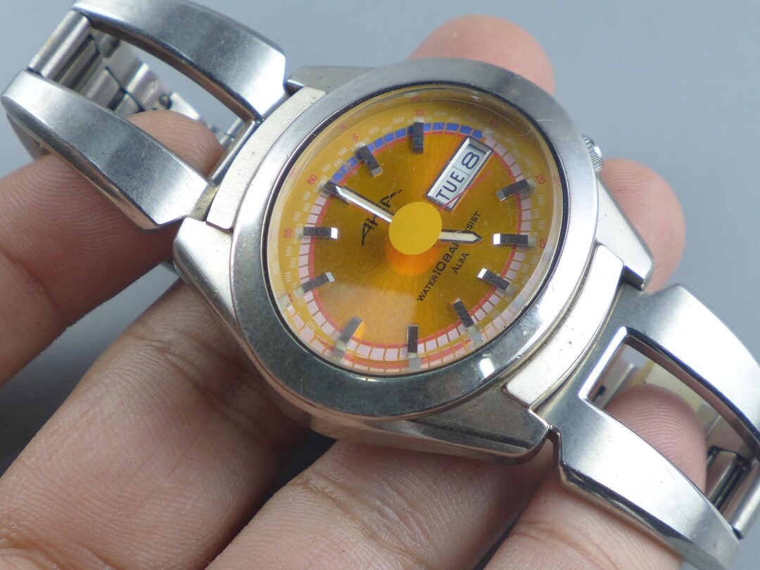 Vintage Alba AKA V743 5A10 Orange Dial Men Quartz Watch Japan JDM