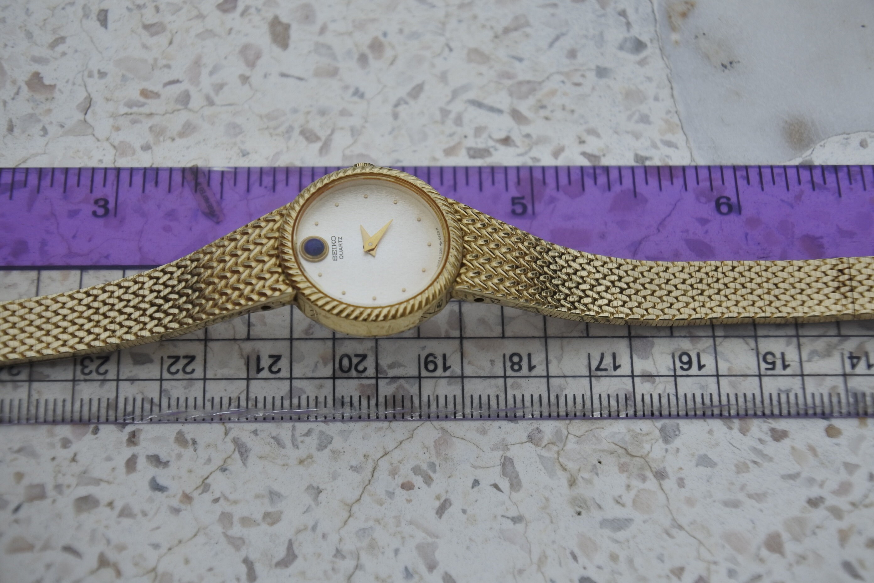 Vintage Seiko Gold Plated 1220 0020 White Dial Lady Quartz Wrist