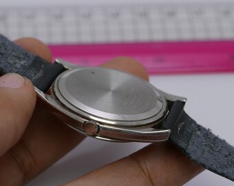 Vintage Seiko 7121 8000 Textured Dial Men Quartz Watch Japan