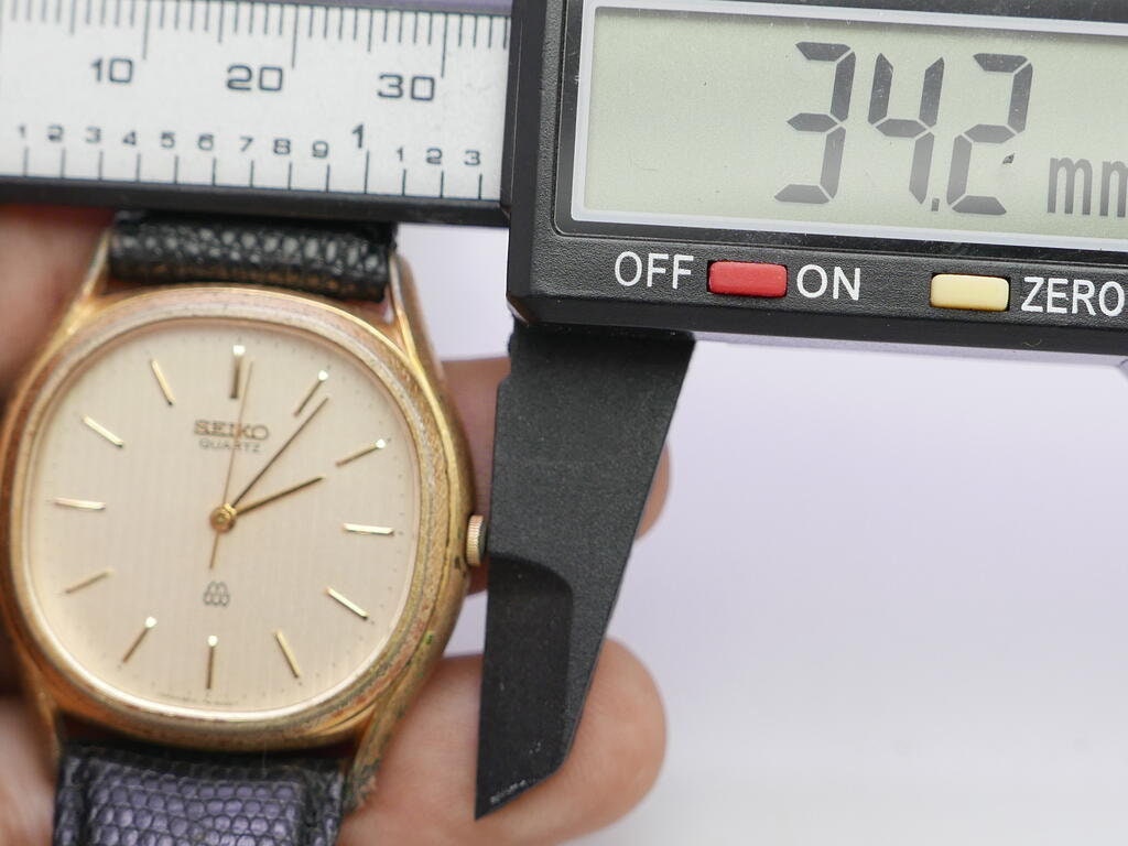 ヴィンテージ　SEIKOドルチェ　彫刻ケース　9641-5000 ツインクオーツ ヴィンテージ SEIKOドルチェ 彫刻ケース 9641-5000 ツインクオーツ