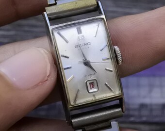 Vintage SEIKO Japan Qtz Mens Watch Day/date Gold Dial 40mm Thick